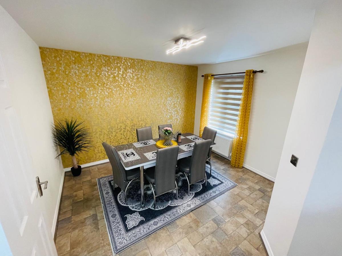 Watan Cottage - Spacious 3 Bedrooms Entire House With Beautiful Outdoor Garden Manchester Luaran gambar