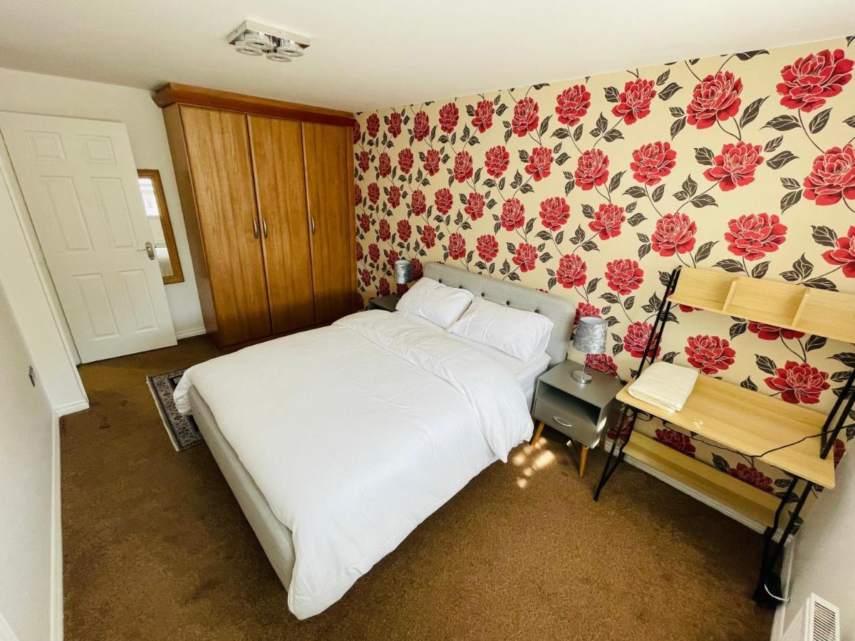 Watan Cottage - Spacious 3 Bedrooms Entire House With Beautiful Outdoor Garden Manchester Luaran gambar